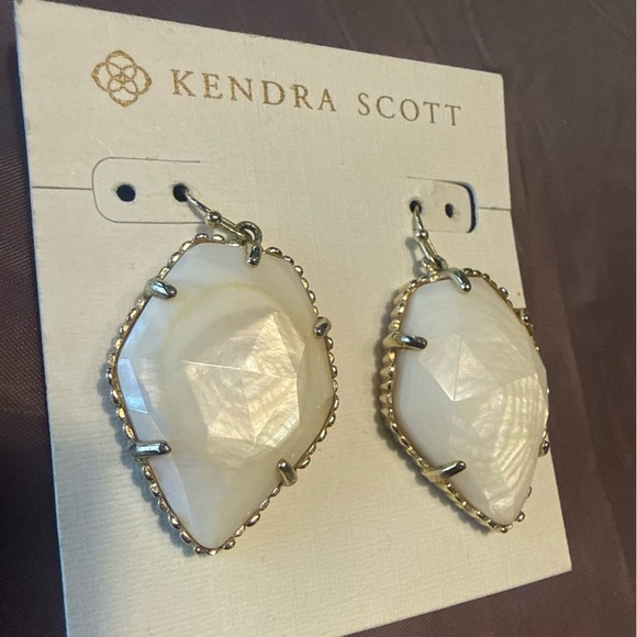 Vintage Kendra Scott Iridescent White MOP Corley Earrings - Picture 5 of 9